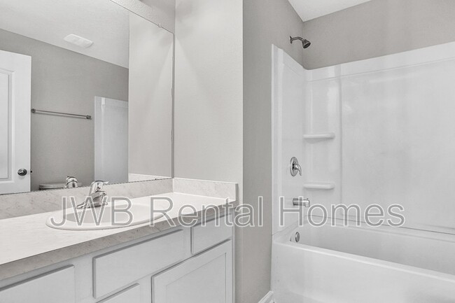 Building Photo - 540 Running Wds St