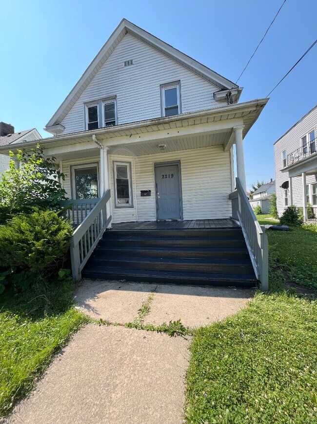 Building Photo - 2219 53rd St