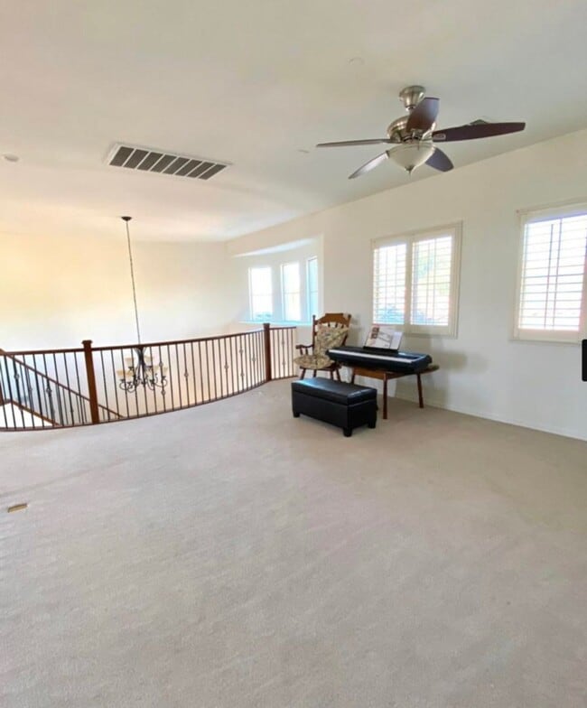 Building Photo - 1707 W Blue Sky Dr