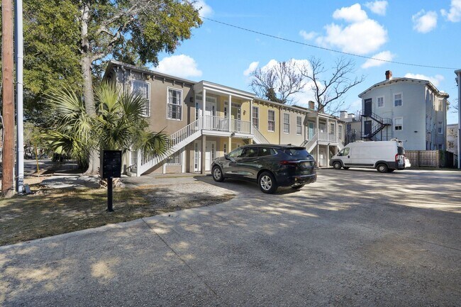 Foto del edificio - 702 Tattnall St