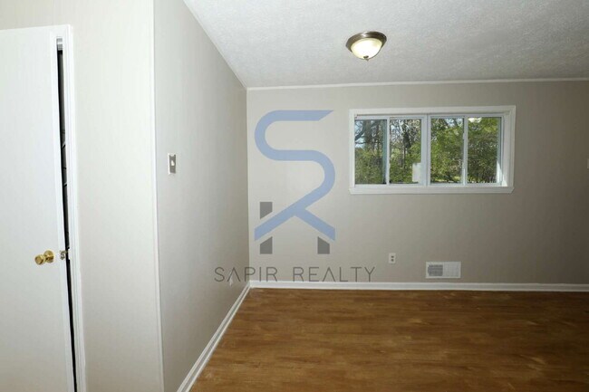 Foto del edificio - Live Near History – 3BR Gem in Jonesboro’s Iconic Area