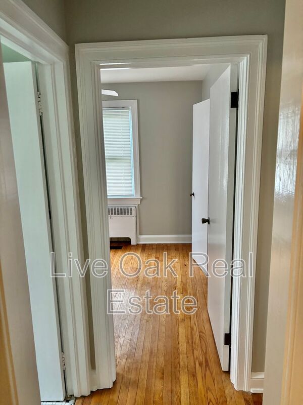 Building Photo - 9640 Sherwood Pl