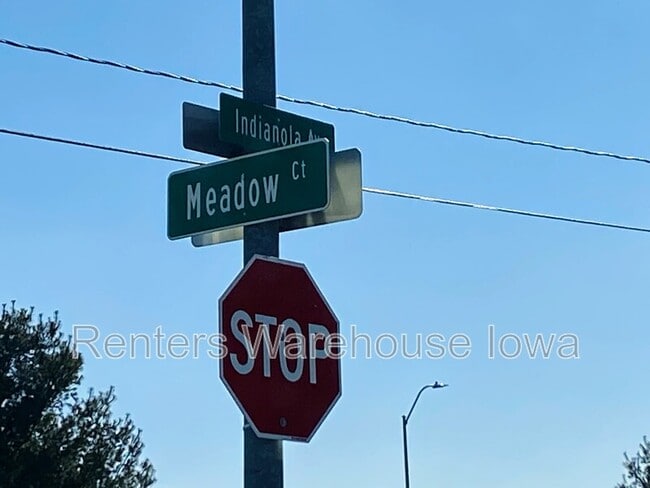 Building Photo - 2000 Meadow Ct