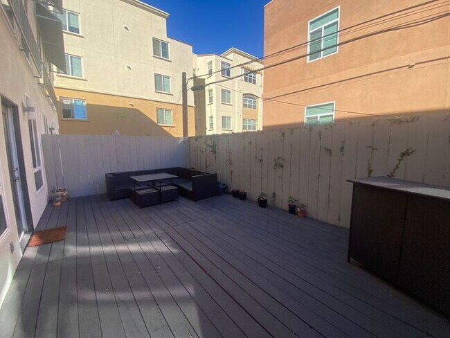 Foto del edificio - Convenient 2BR/2BA Condo Near SDSU at Campus Walk Condos
