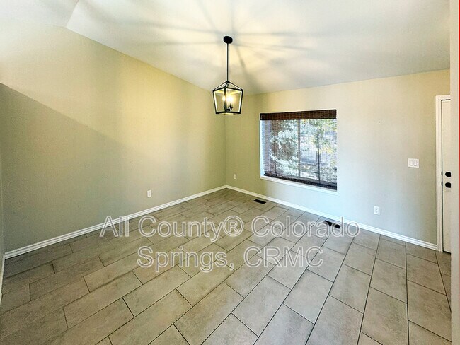 Foto del edificio - 3745 Sedgewood Way