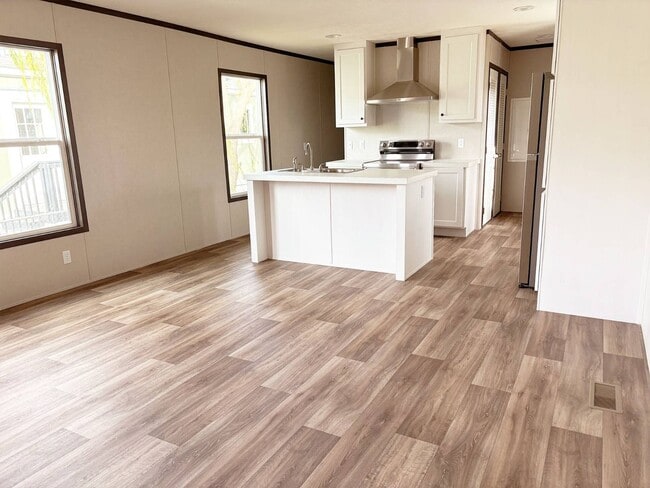 Building Photo - 7331 4th St