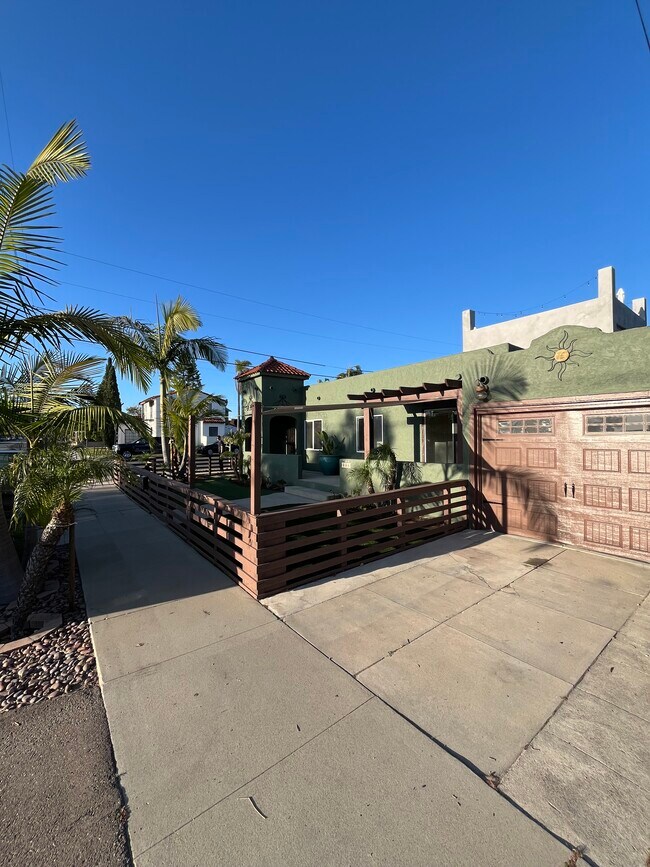 Building Photo - 3545 Granada Ave