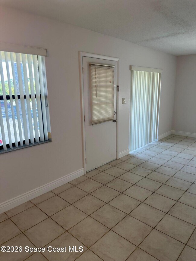 Building Photo - 500 Catalina Rd