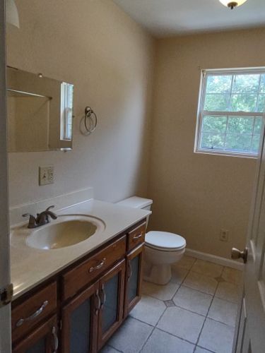 Building Photo - 253 Hunt Hollow Dr