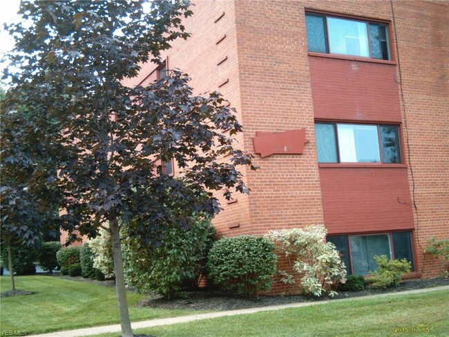 Building Photo - 2784 Euclid Heights Blvd