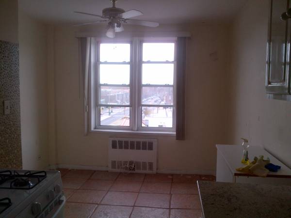 Building Photo - 2265 Gerritsen Ave