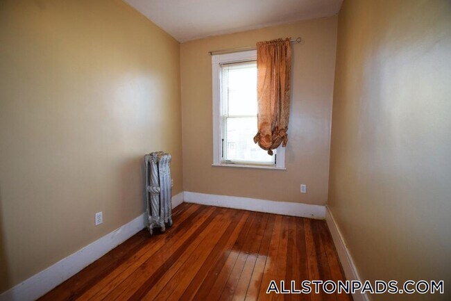 Building Photo - 6 Haskell St