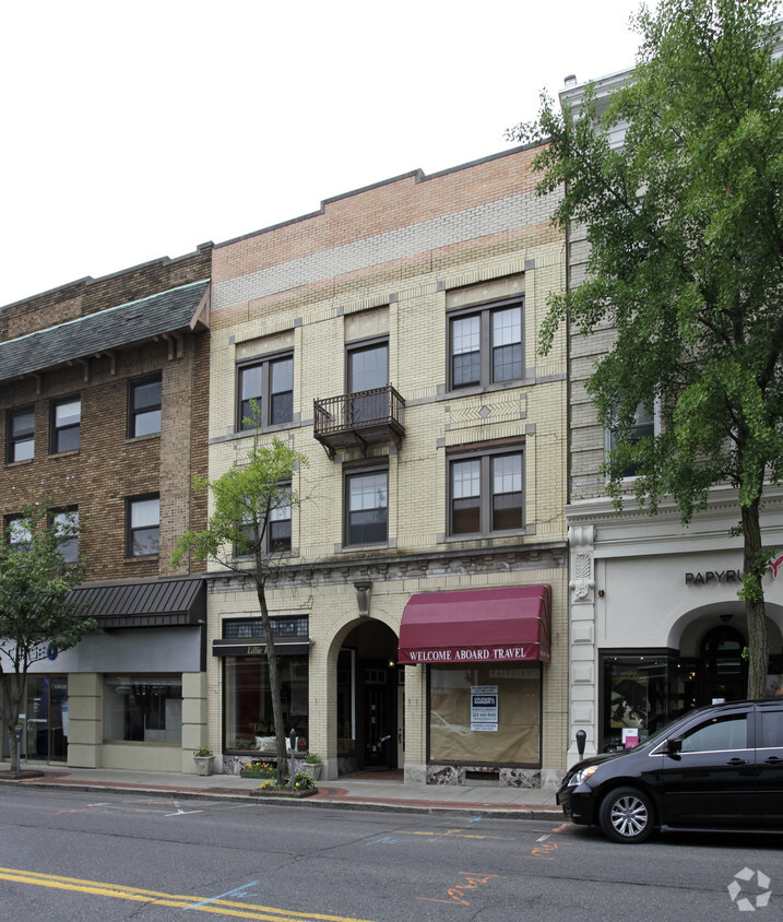 Foto del edificio - 80-82 E Ridgewood Ave