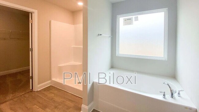 Foto del edificio - 1005 Enclave Cir