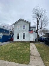 Building Photo - 512 Stone St Building Photo - 512 Stone St