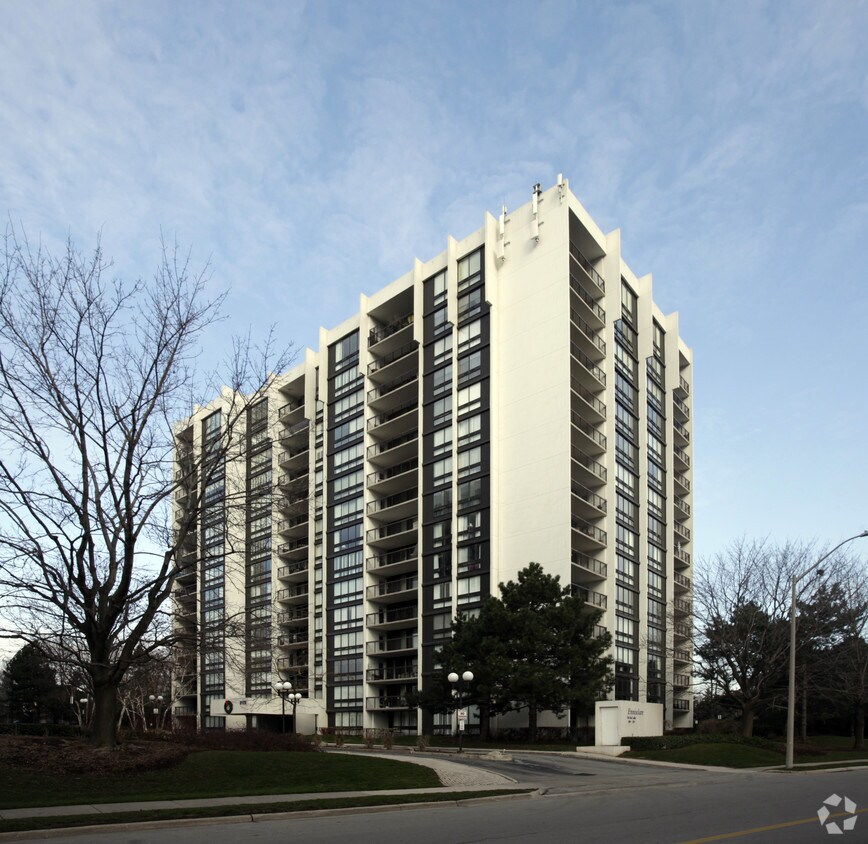 Ennisclare I Apartments 2175 Marine Dr Oakville, ON