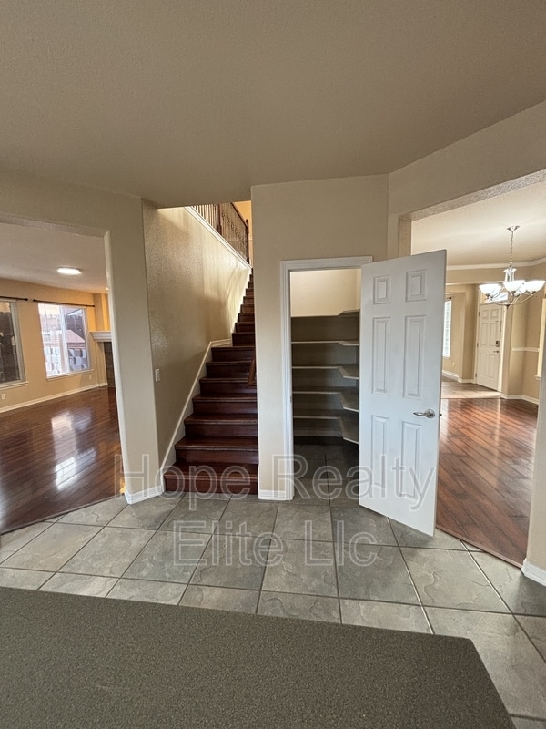 Building Photo - 12785 Angelina Dr