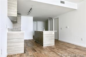 Foto principal - 650 NE 32nd St