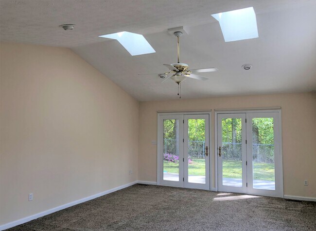 Building Photo - 7356 McSmith Ln