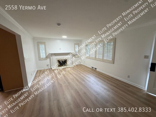 Building Photo - 2558 Yermo Ave