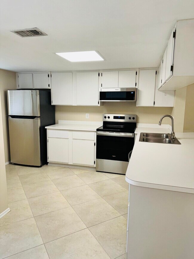 Building Photo - 1708 Palm Beach Trace Dr