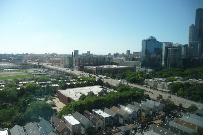 Foto del edificio - 1255 S State St