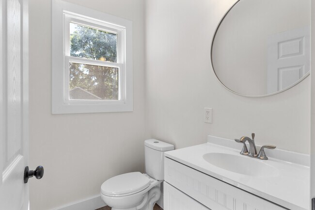 Foto del edificio - 4073 N College Ave