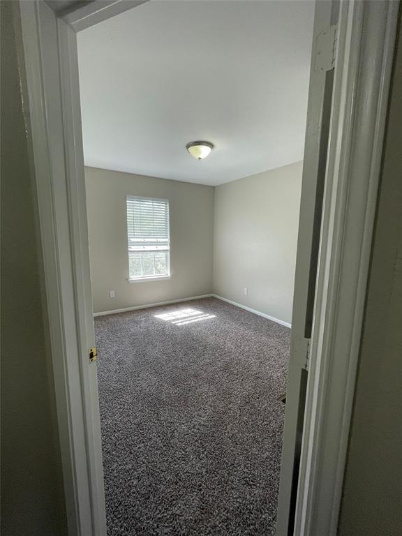 Foto del edificio - 556 E Cedar St