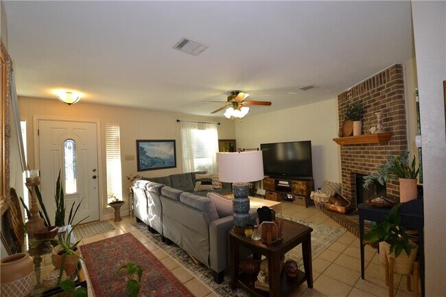 Building Photo - 1508 Spiderlily View