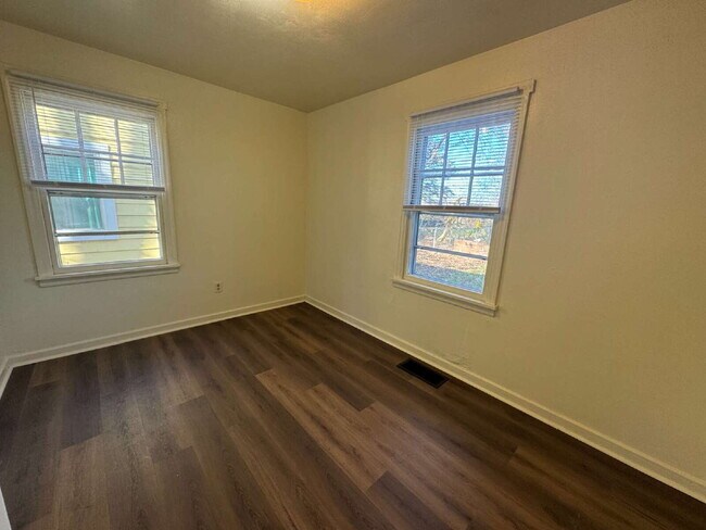 Foto del edificio - SPACE, SUNLIGHT & SERIOUS BACKYARD GOALS!