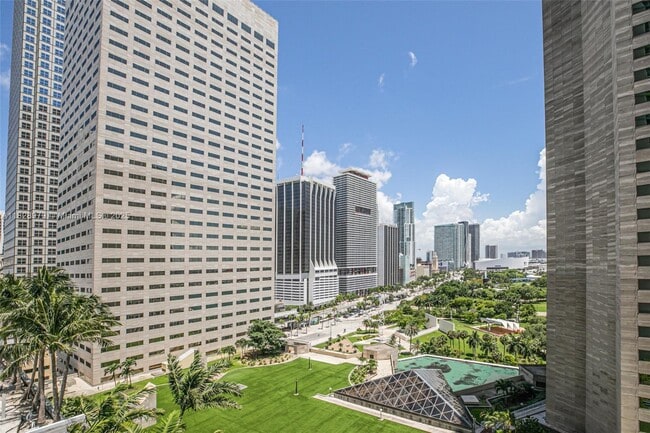 Building Photo - 335 S Biscayne Blvd