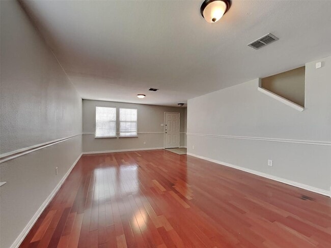 Foto del edificio - 5 BR/3BA | 3-Living areas | 2-Car Garage | Private Pool!