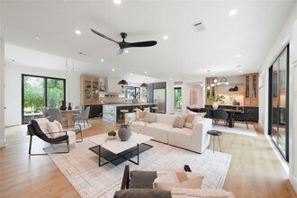 Building Photo - 5510 Harvest Oak Landing Dr