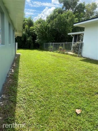 Building Photo - 3 br, 2 bath House - 323 Cloverleaf Blvd