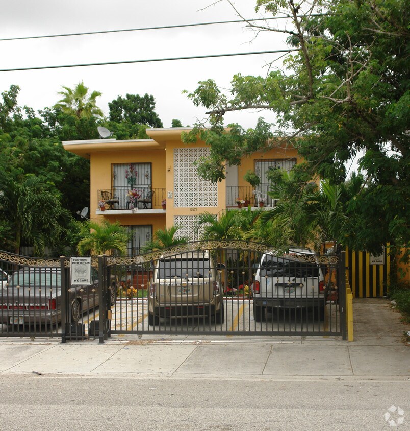 521 NE 62nd St, Miami, FL 33138 Apartments in Miami, FL