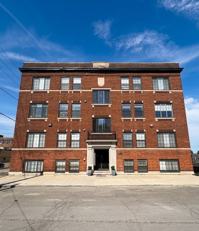 Building Photo - 5918 St. Antoine St