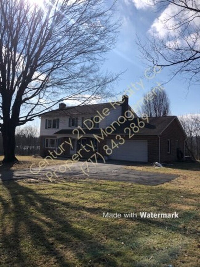 Foto del edificio - Very Large 3 BR House in North Eastern School District