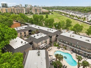 Building Photo - 10109 Regal Park Ln