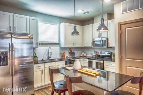 Building Photo - 1 br, 1 bath  - 1555 University Blvd ROU001