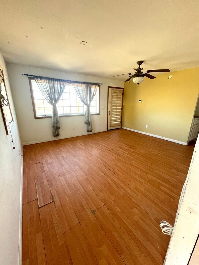 Foto del edificio - 3 Bedroom 2 Bathroom Home Near Town