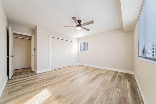 Foto del edificio - Hallwood Manor Apartments