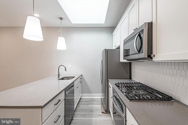 Foto del edificio - 715 S 51st St