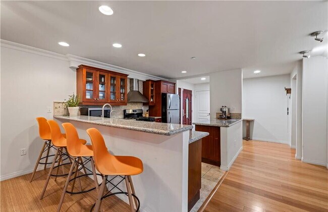 Foto del edificio - Welcome to Monterey Villas – Unit #205