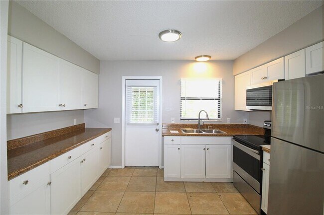 Foto del edificio - 322 Briarwood Rd