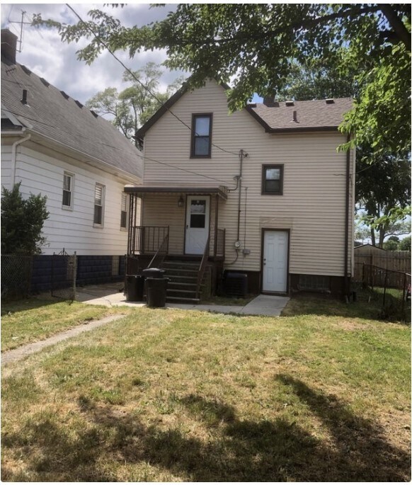 Building Photo - 1141 McKinley St