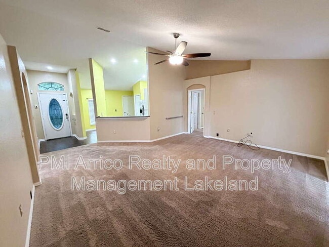 Foto del edificio - 5967 Hillside Heights Dr