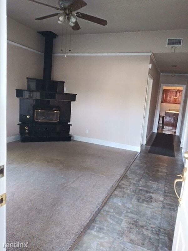 Building Photo - 2 br, 1 bath Apartment - 424 East H Street