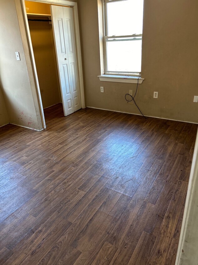Foto principal - 64 W Askren St