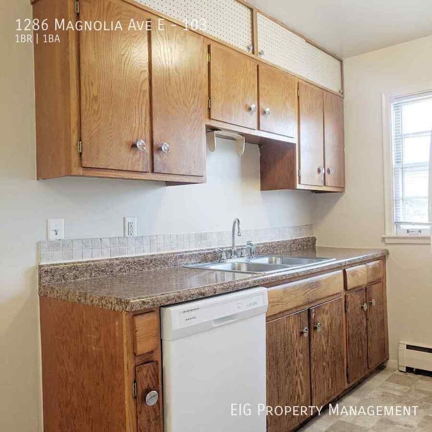 1286 Magnolia Ave E Unit 103, St. Paul, MN 55106 Room for Rent in St