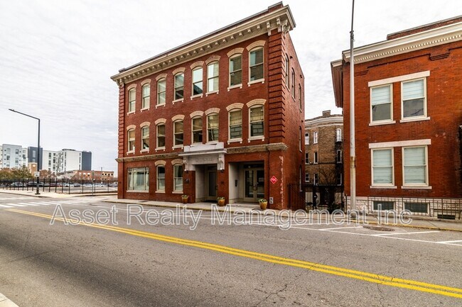 Foto del edificio - 400 W Church Ave